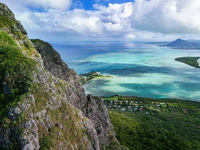 Vista de la laguna desde la cima de Le Morne Brabant